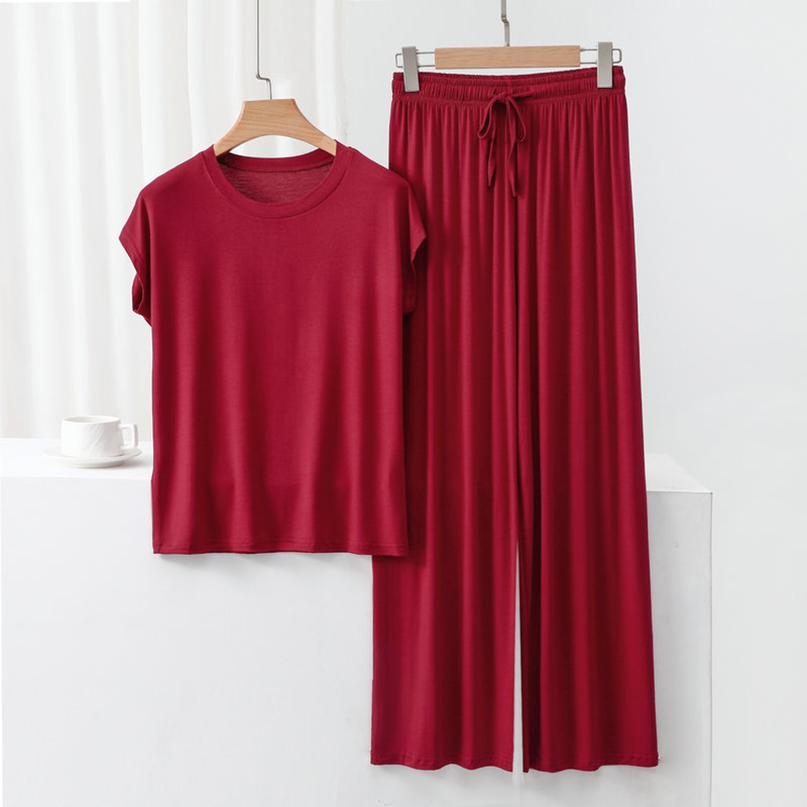 thumbnail image 2 of Conjunto de pijama holgado para mujer: camiseta de manga corta y pantalones con cordón, poliéster y spandex, para todas las estaciones, tallas M-XXL., 2 of 7